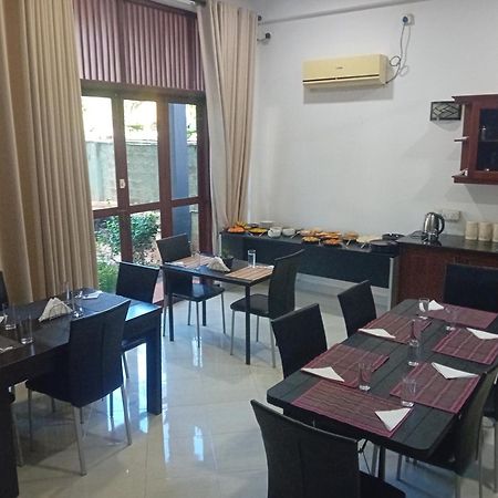 Hotel Blue Bird Negombo Zewnętrze zdjęcie