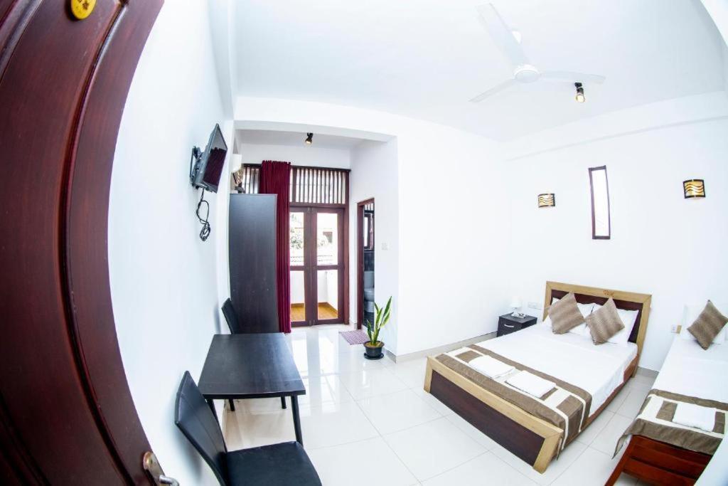 Hotel Blue Bird Negombo Zewnętrze zdjęcie