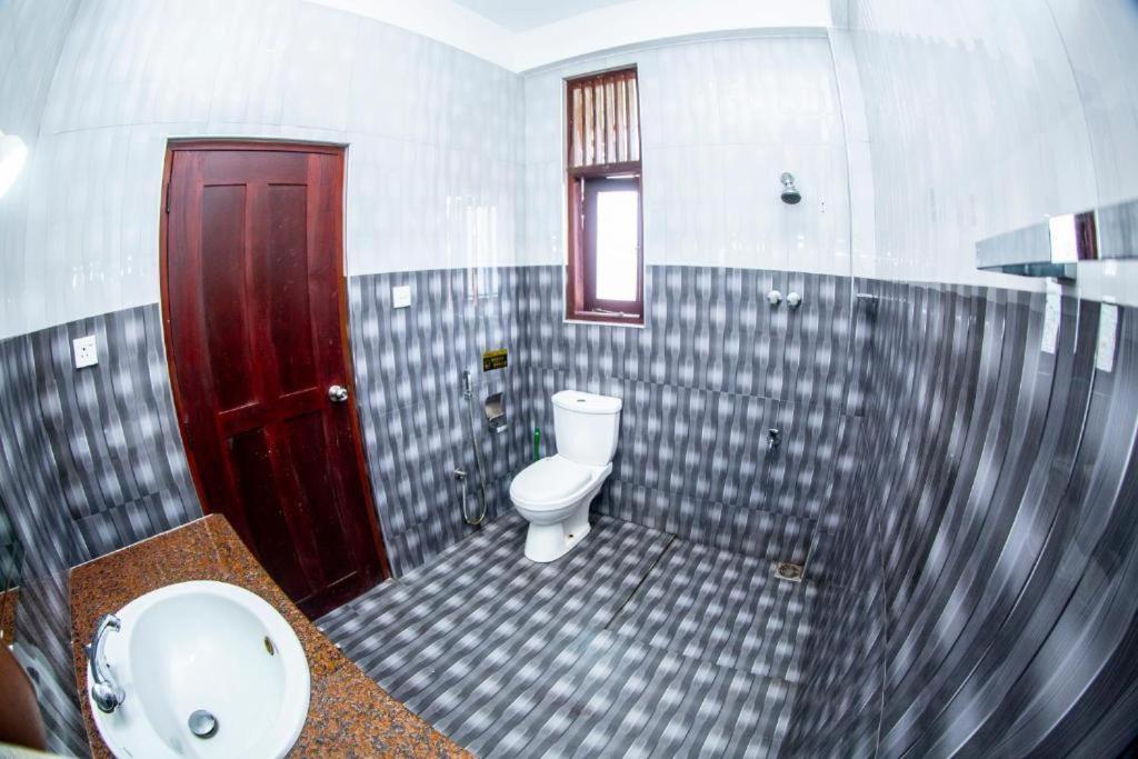 Hotel Blue Bird Negombo Zewnętrze zdjęcie