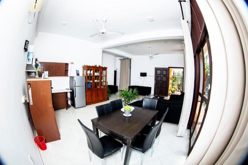 Hotel Blue Bird Negombo Zewnętrze zdjęcie